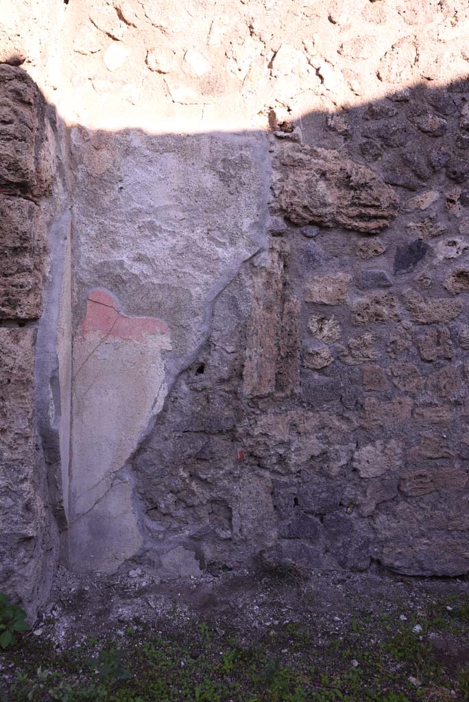I.4.25 Pompeii. October 2019. Room 58, remaining painted plaster from north wall, at west end. 
Foto Tobias Busen, ERC Grant 681269 DÉCOR.