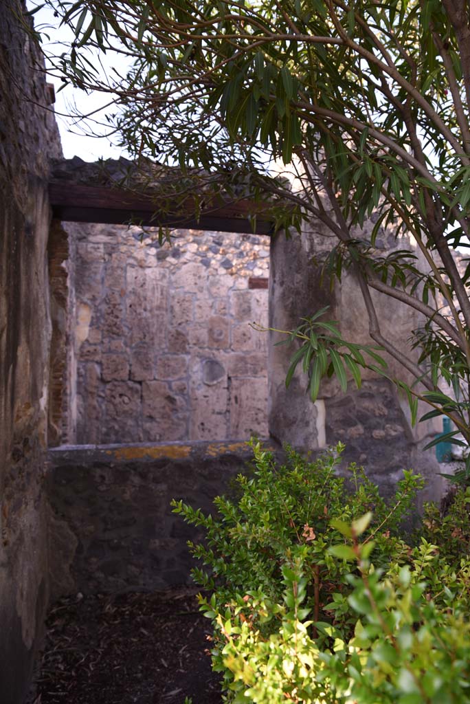 I.4.25 Pompeii. October 2019. Upper Peristyle 56, looking north to north portico in north-west corner.
Foto Tobias Busen, ERC Grant 681269 DÉCOR.