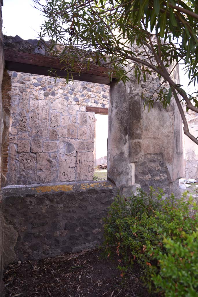 I.4.25 Pompeii. October 2019. 
Upper Peristyle 56, looking north towards pilaster on east end of window. 
Foto Tobias Busen, ERC Grant 681269 DÉCOR.