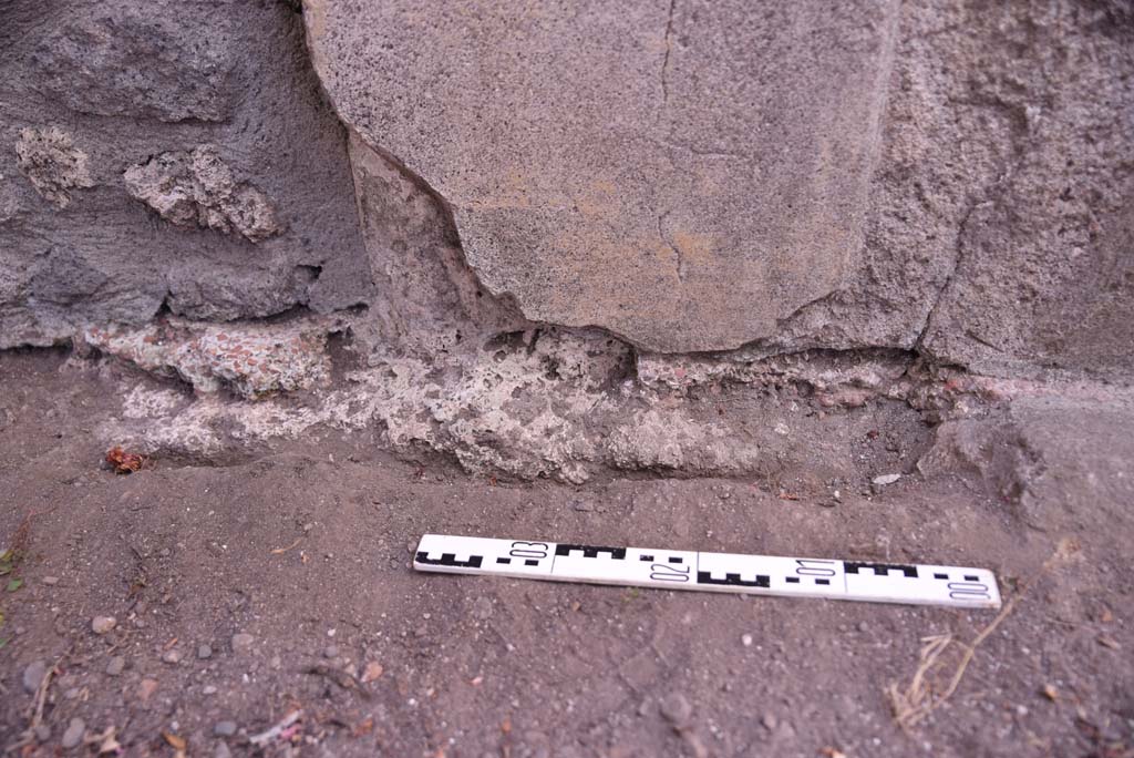 I.4.25 Pompeii. September 2020. Upper Peristyle 56, looking north to detail from south side of pilaster/wall of area in north-west corner. 
Foto Tobias Busen, ERC Grant 681269 DÉCOR.