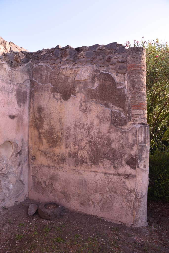 I.4.25 Pompeii. October 2019. Upper peristyle 56, looking east in vestibule in north-west corner. 
Foto Tobias Busen, ERC Grant 681269 DÉCOR