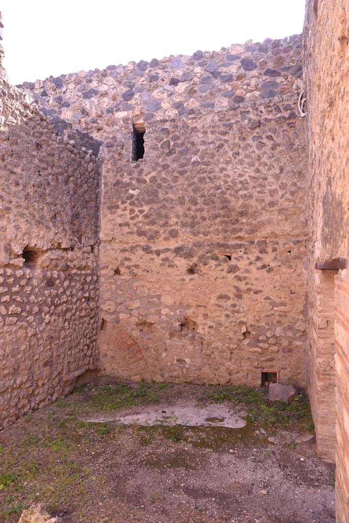 I.4.26 Pompeii. October 2019. 
Looking south across drying room, with doorway from shop-room, on right. 
Foto Tobias Busen, ERC Grant 681269 DÉCOR.