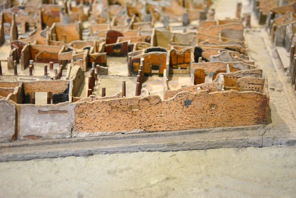 Vicolo del Citarista, north end, Pompeii. May 2019. 
Detail from model of wall on west side of roadway, side wall of I.4.27 and I.4.5/25.
Foto Tobias Busen, ERC Grant 681269 DÉCOR.