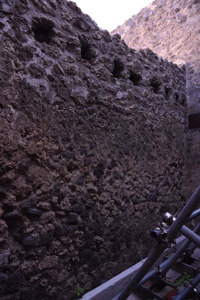 I.4.28 Pompeii. October 2019. Room 65, east wall, looking south.
Foto Tobias Busen, ERC Grant 681269 DÉCOR.