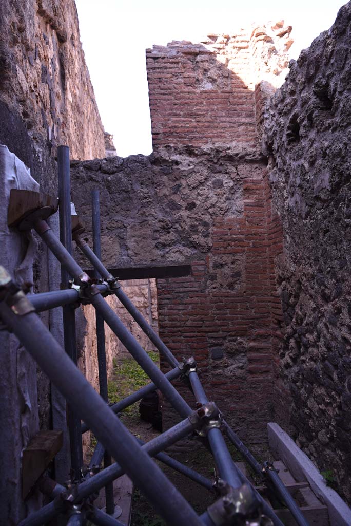 I.4.28 Pompeii. October 2019. Room 65, upper north wall.
Foto Tobias Busen, ERC Grant 681269 DÉCOR.