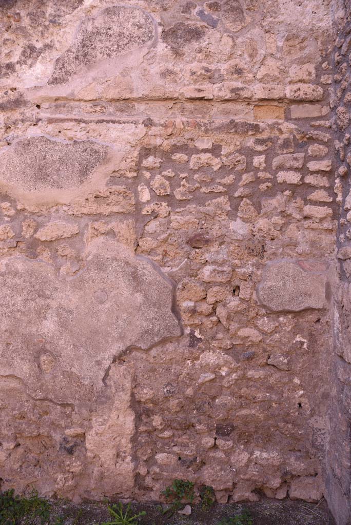 I.4.28 Pompeii. October 2019. Room 26, detail from west wall in north-west corner.
Foto Tobias Busen, ERC Grant 681269 DÉCOR.