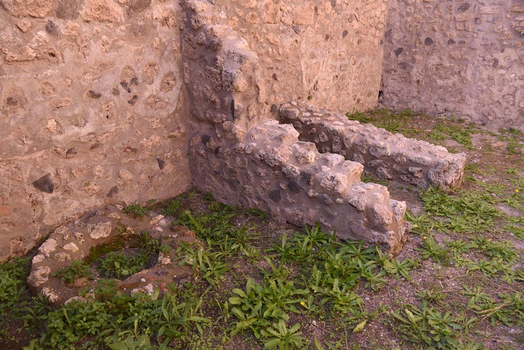 I.4.28 Pompeii. October 2019. Room 27, looking north along west wall.
Foto Tobias Busen, ERC Grant 681269 DÉCOR.