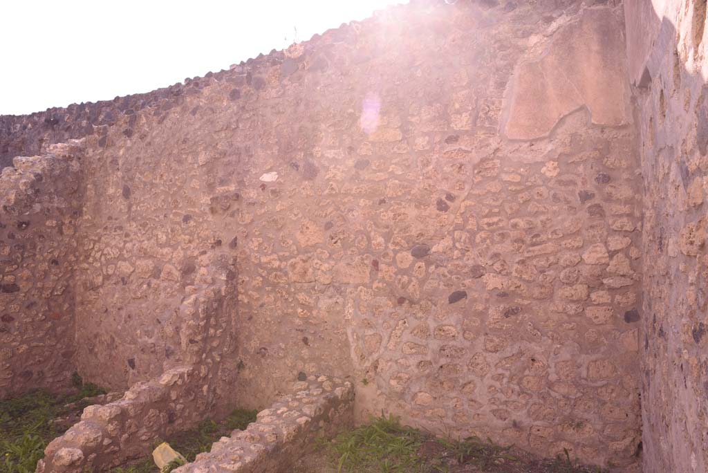 I.4.28 Pompeii. October 2019. Room 27, looking south along west wall.
Foto Tobias Busen, ERC Grant 681269 DÉCOR.