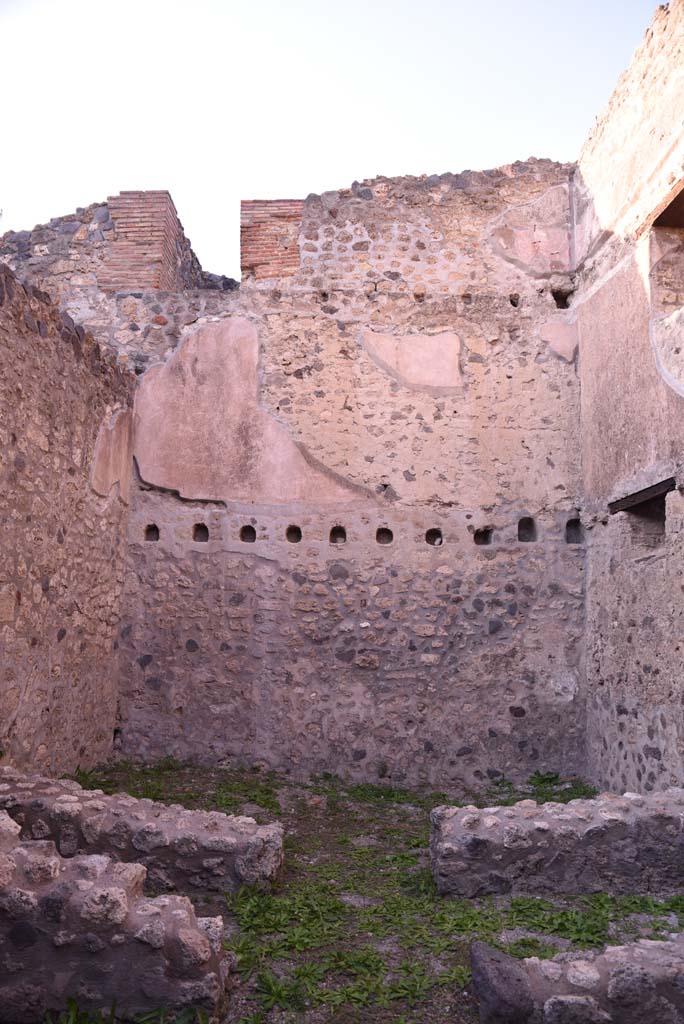 I.4.28 Pompeii. October 2019. Room 27, looking towards north wall.
Foto Tobias Busen, ERC Grant 681269 DÉCOR.