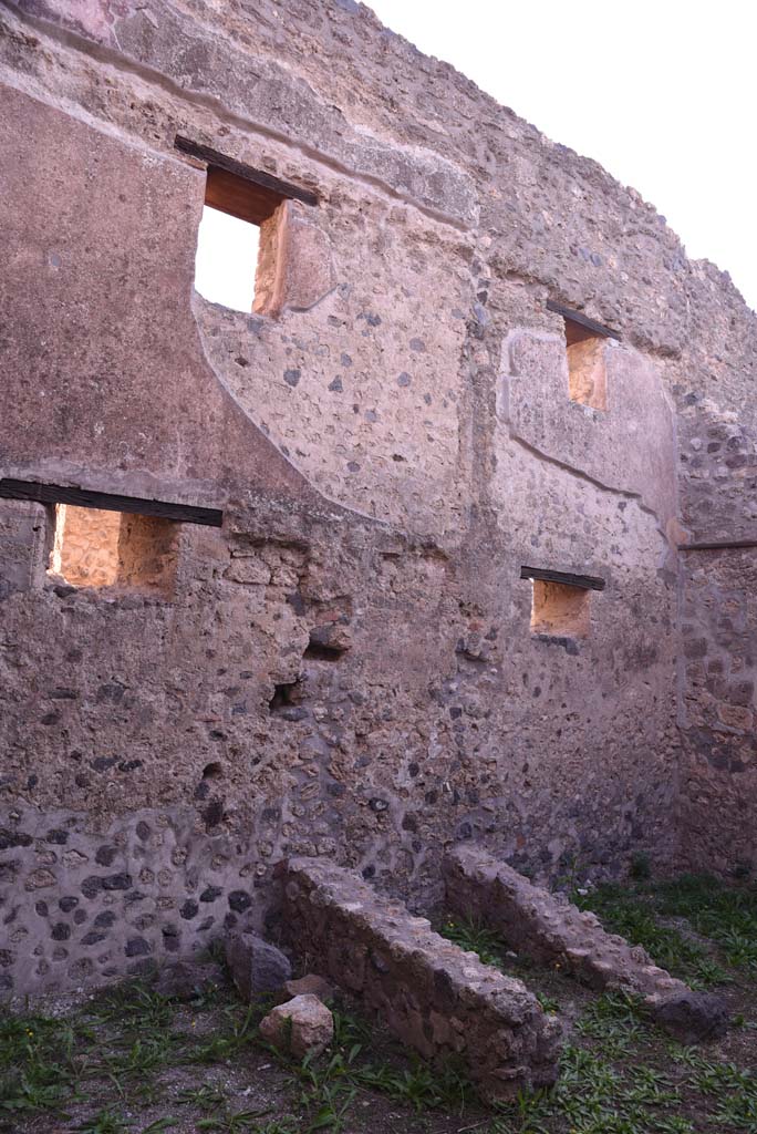 I.4.28 Pompeii. October 2019. 
Room 27, looking south along east wall with windows onto Vicolo del Citarista.
Foto Tobias Busen, ERC Grant 681269 DÉCOR.