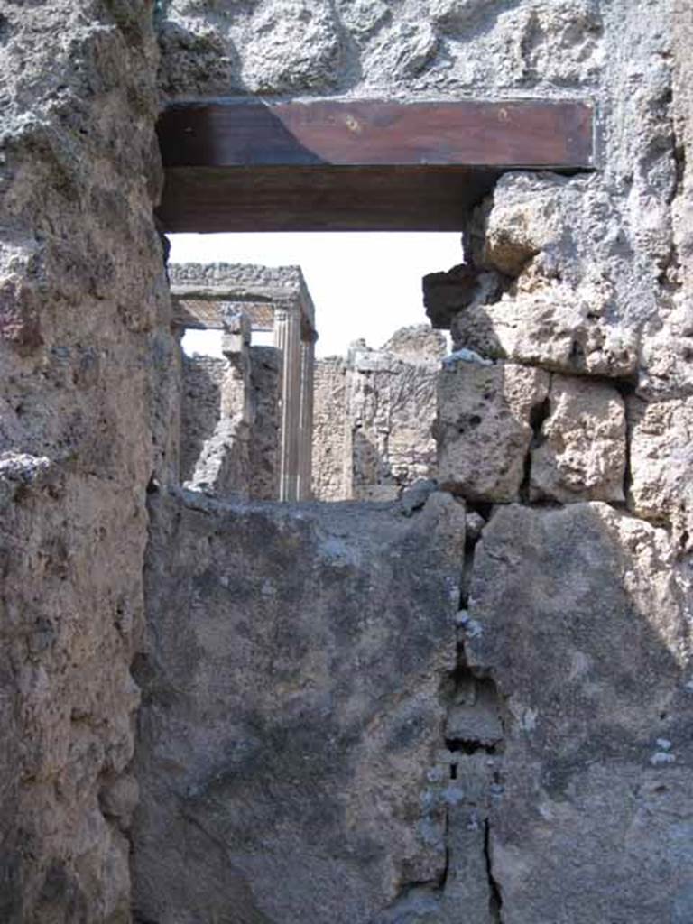 I.5.1 Pompeii. September 2010. Window in north wall of first room, looking north on to Vicolo del Conciapelle. Photo courtesy of Drew Baker.