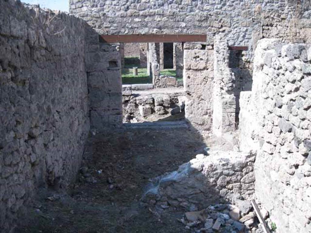 I.5.1 Pompeii. September 2010. Looking north across entrance room, from rear room on south side of entrance room. Photo courtesy of Drew Baker.