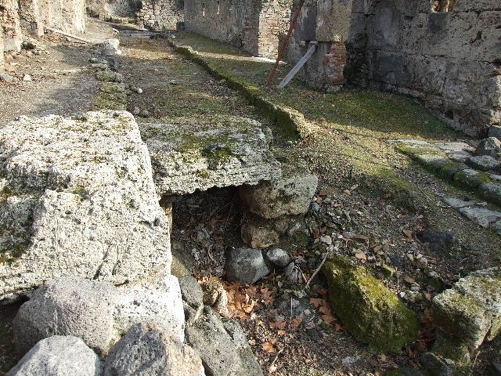 Bridge over Vicolo del Conciapelle looking east, from outside I.5.1. December 2006.