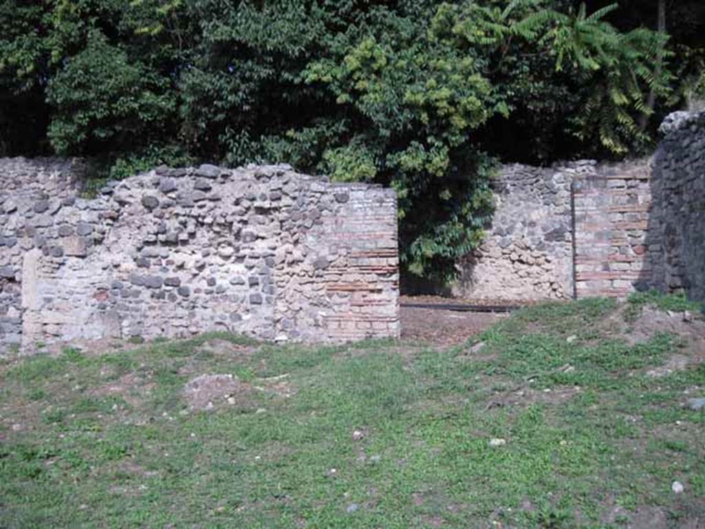 I.5.3 Pompeii. September 2010.  Looking east towards entrance, from large open area. Photo courtesy of Drew Baker.