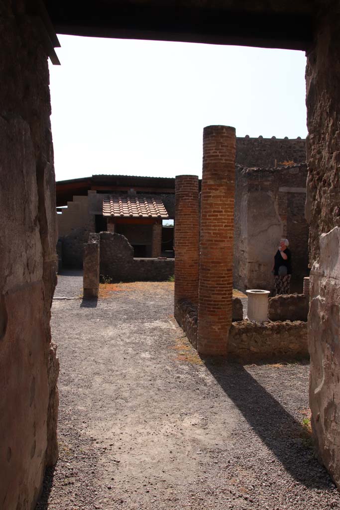 I.6.2 Pompeii. September 2019. 
Looking south along entrance corridor/fauces towards atrium and across to tablinum.
Photo courtesy of Klaus Heese.
