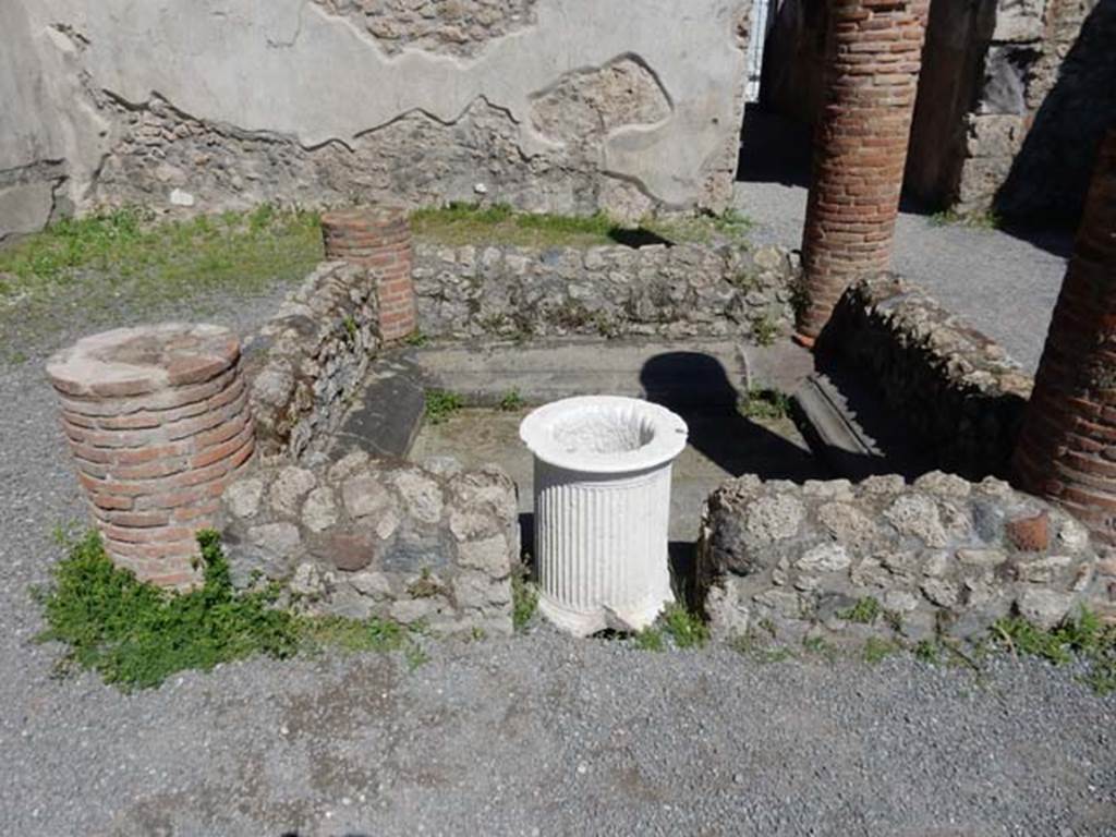 I.6.2 Pompeii. May 2016. Impluvium in atrium, looking north.  Photo courtesy of Buzz Ferebee.