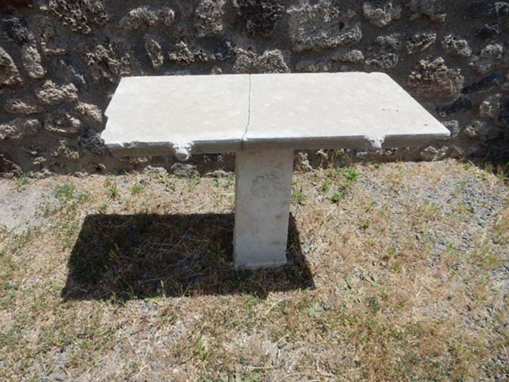I.6.2 Pompeii. May 2017. Looking towards marble table in room on east side. 
Photo courtesy of Buzz Ferebee.
