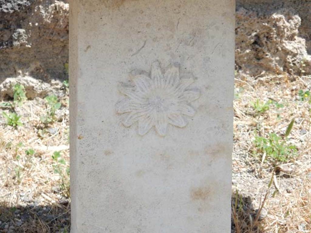 I.6.2 Pompeii. May 2017. Detail of decoration on pedestal of marble table.  Photo courtesy of Buzz Ferebee.