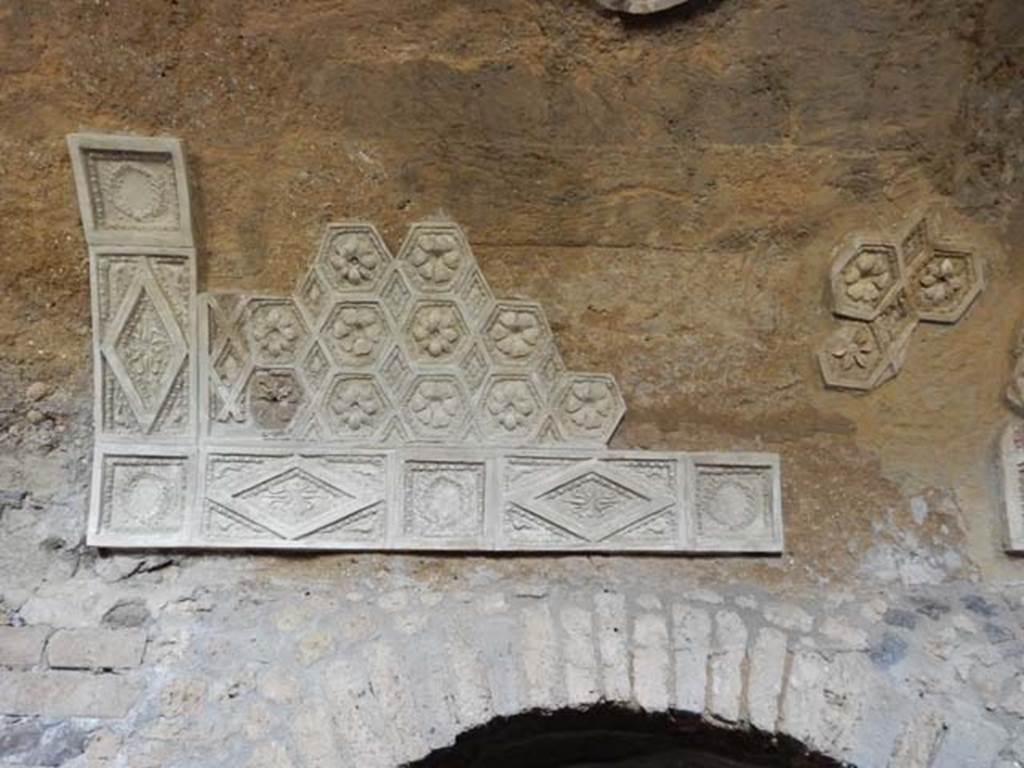 I.6.2 Pompeii. May 2017. Stuccoed vaulted ceiling in cryptoporticus. Photo courtesy of Buzz Ferebee.