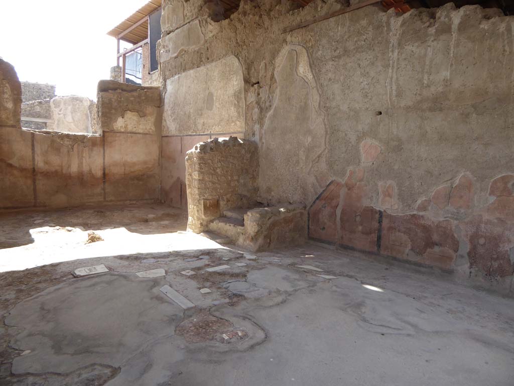 I.6.3 Pompeii. September 2015. Looking south-west towards rear room, and stairs against west wall of workshop, in centre.
Foto Annette Haug, ERC Grant 681269 DÉCOR.