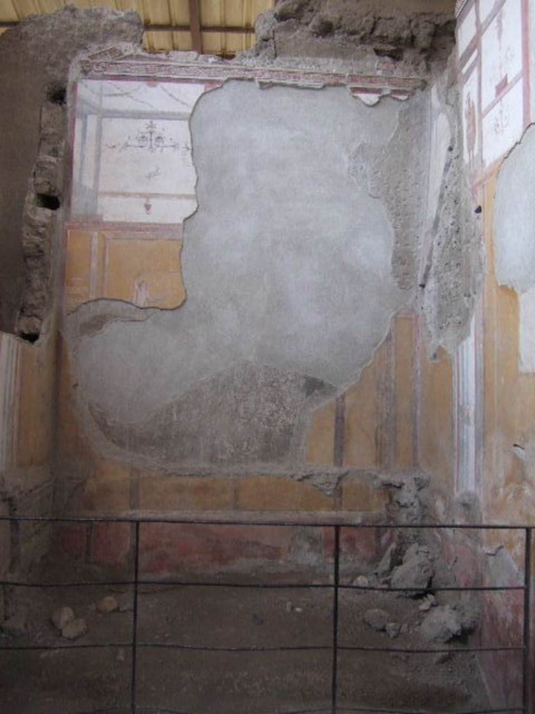 I.6.4 Pompeii. December 2005. Room 4,  East wall.