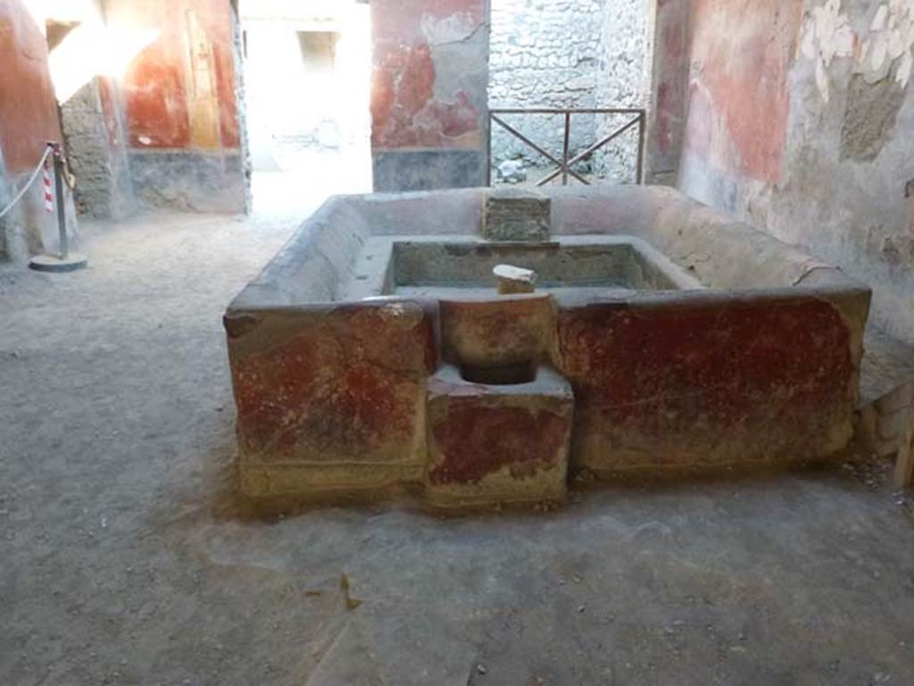 I.6.7 Pompeii. June 2012. Impluvium in atrium.  
Looking south across atrium. Photo courtesy of Michael Binns.