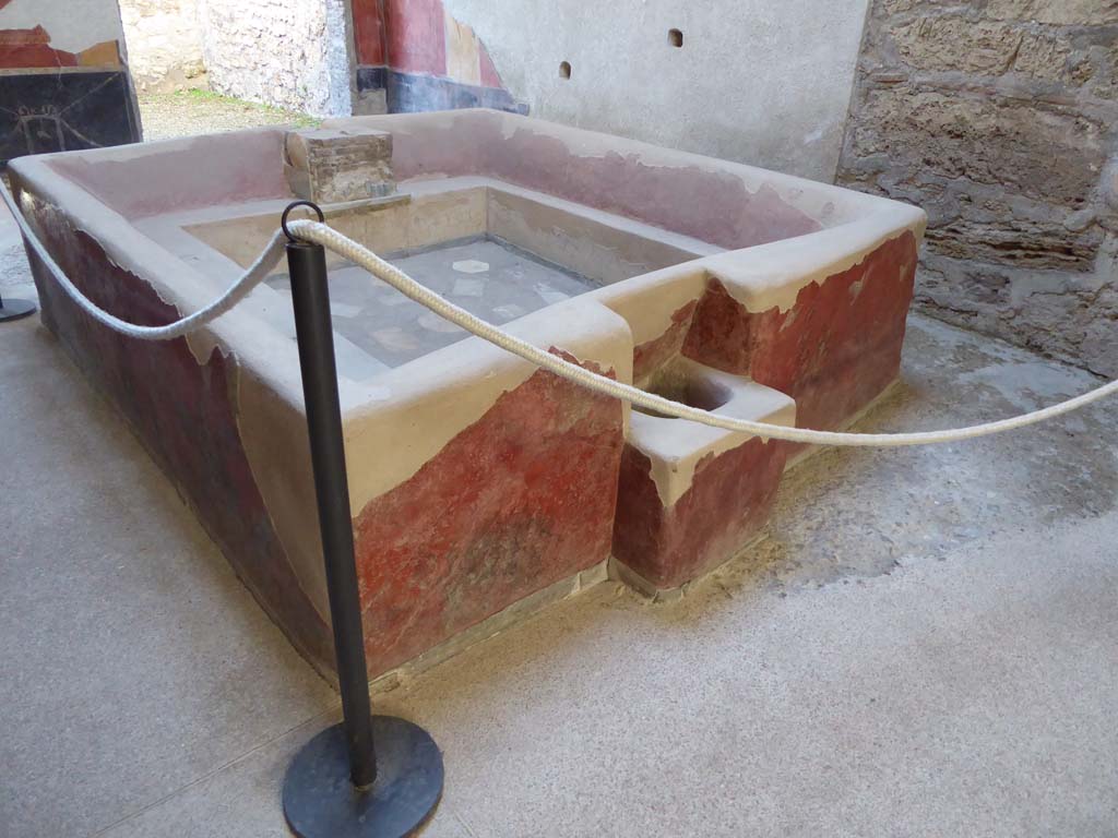 I.6.7 Pompeii. September 2015. Looking south-west across impluvium in atrium. 
Foto Annette Haug, ERC Grant 681269 DÉCOR.