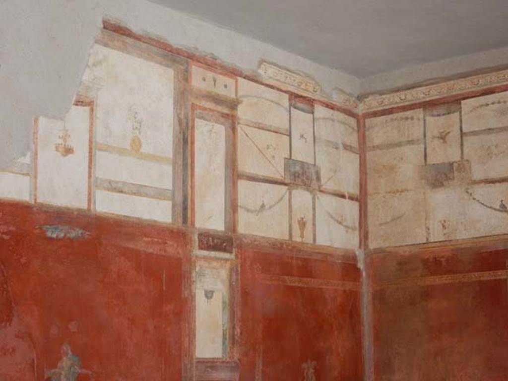 .6.7 Pompeii. May 2016. Eastern end of north wall of large oecus, in north-east corner.   Photo courtesy of Buzz Ferebee.