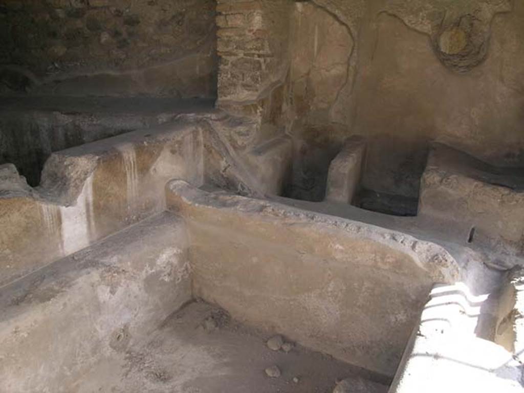 I.6.7 Pompeii. June 2006. Looking west towards treading vats, across middle basin.
Photo courtesy of Nicolas Monteix.