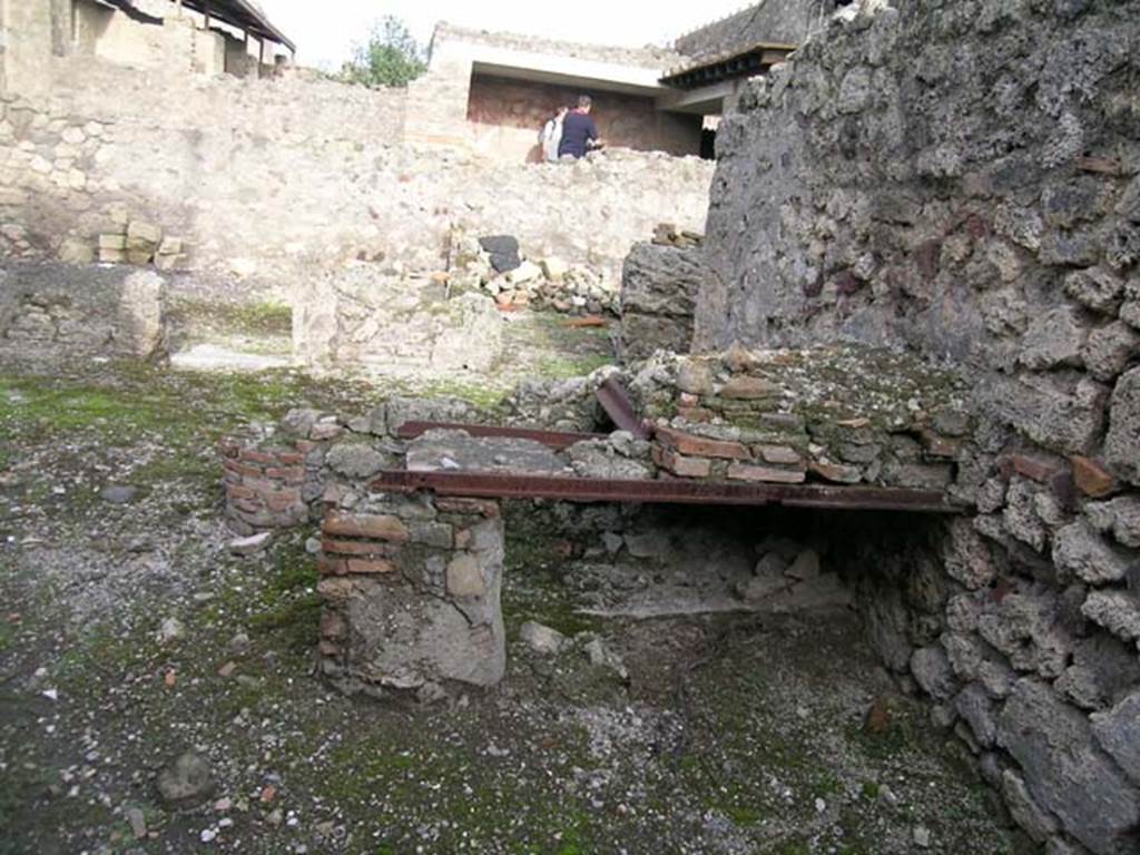 I.6.9 Pompeii. October 2004. Looking east from rear. Photo courtesy of Nicolas Monteix.