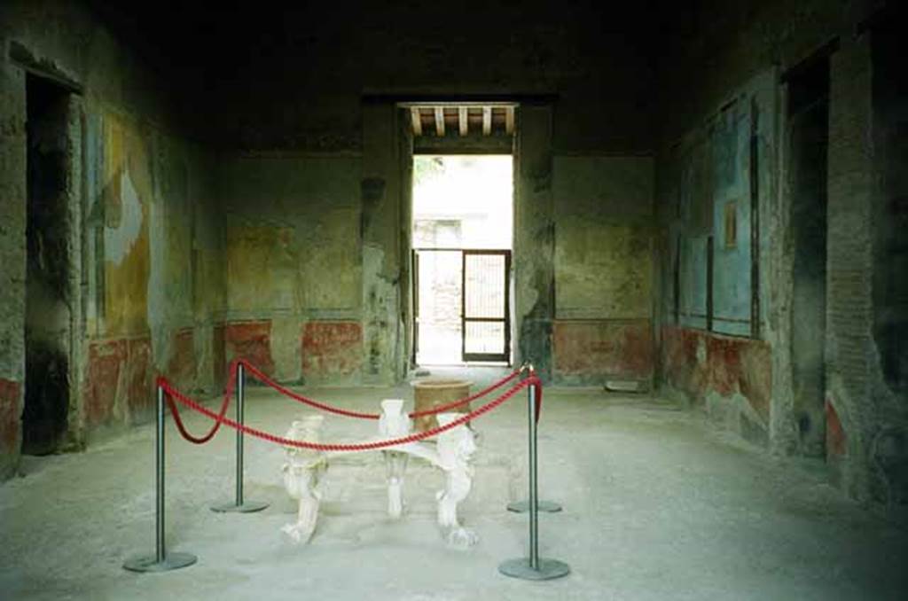 I.6.11 Pompeii. June 2010. Looking north across atrium to entrance, with the doorway to the cubiculum in the west wall, on the left.  Photo courtesy of Rick Bauer.