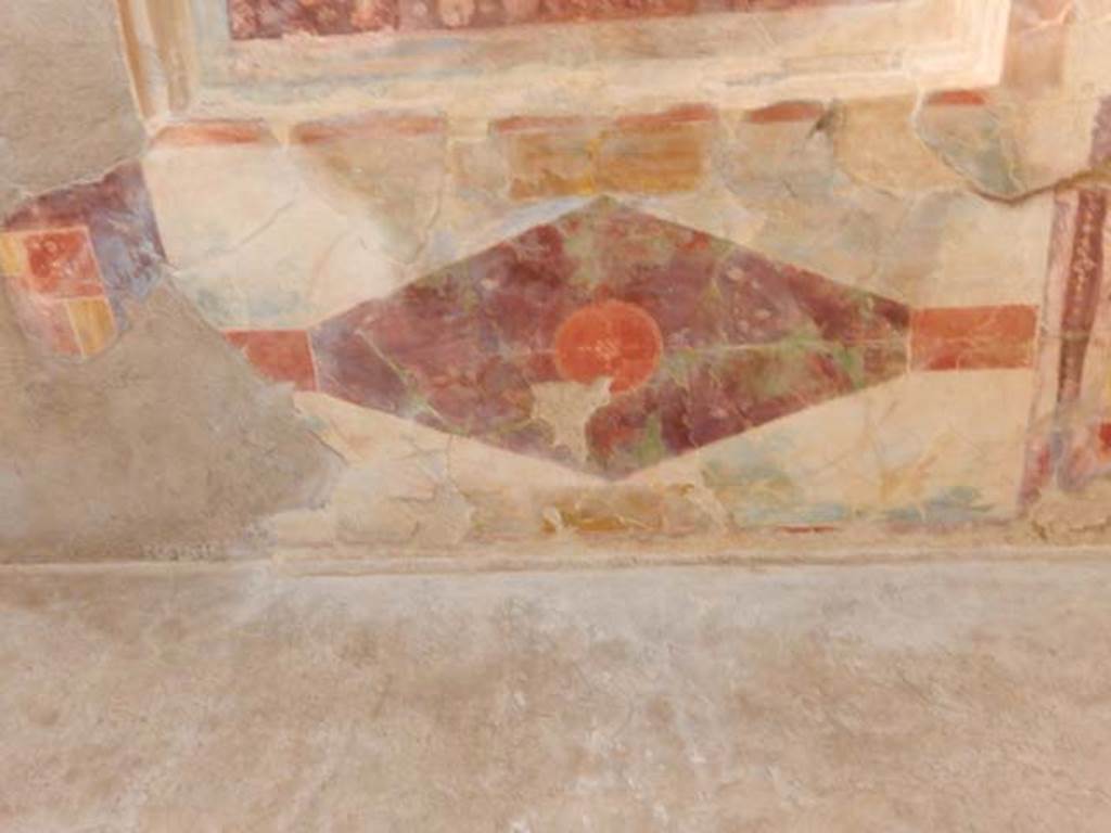I.6.11 Pompeii. May 2015. Detail from decorated ceiling of cubiculum 2, on east side of atrium.  Photo courtesy of Buzz Ferebee.
