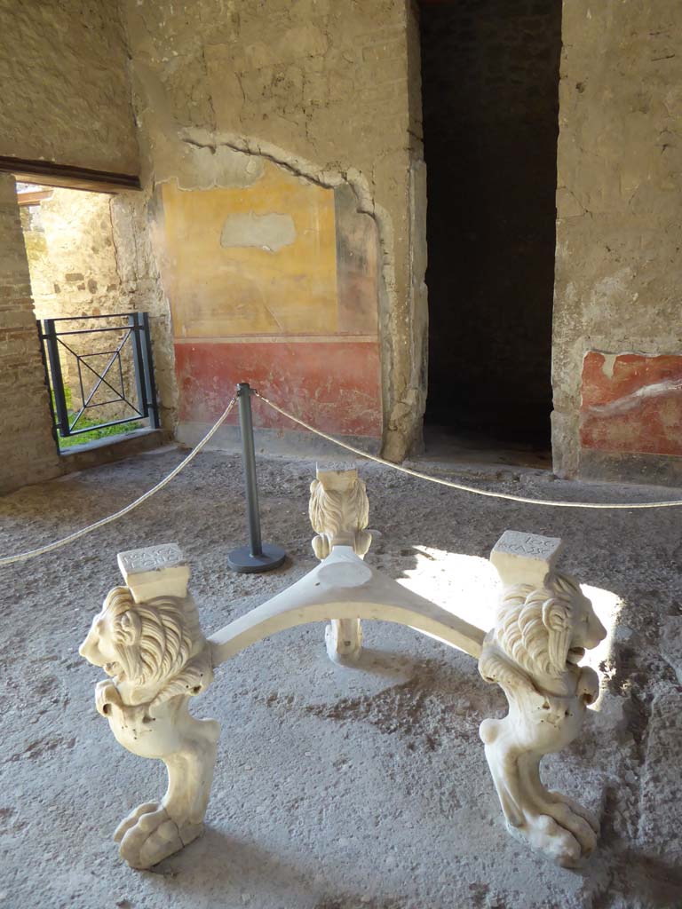 I.6.11 Pompeii. January 2017. 
Looking south-west across marble tripod table legs with inscriptions in atrium.
Foto Annette Haug, ERC Grant 681269 DÉCOR