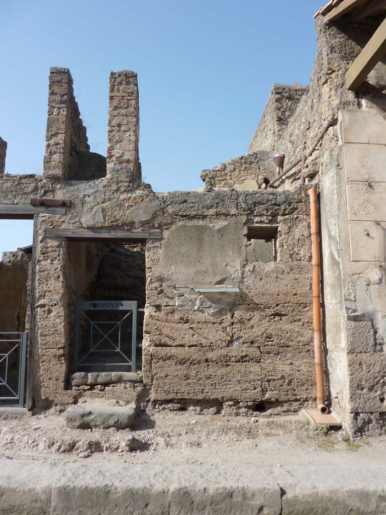 I.6.14 Pompeii. October 2014. Looking north to entrance doorway.         
Foto Annette Haug, ERC Grant 681269 DÉCOR