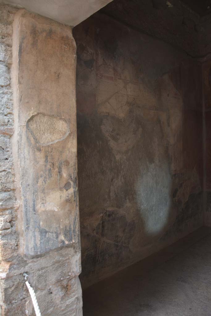 I.6.15 Pompeii. March 2019. Room 11, detail from north side of doorway.     
Foto Annette Haug, ERC Grant 681269 DÉCOR