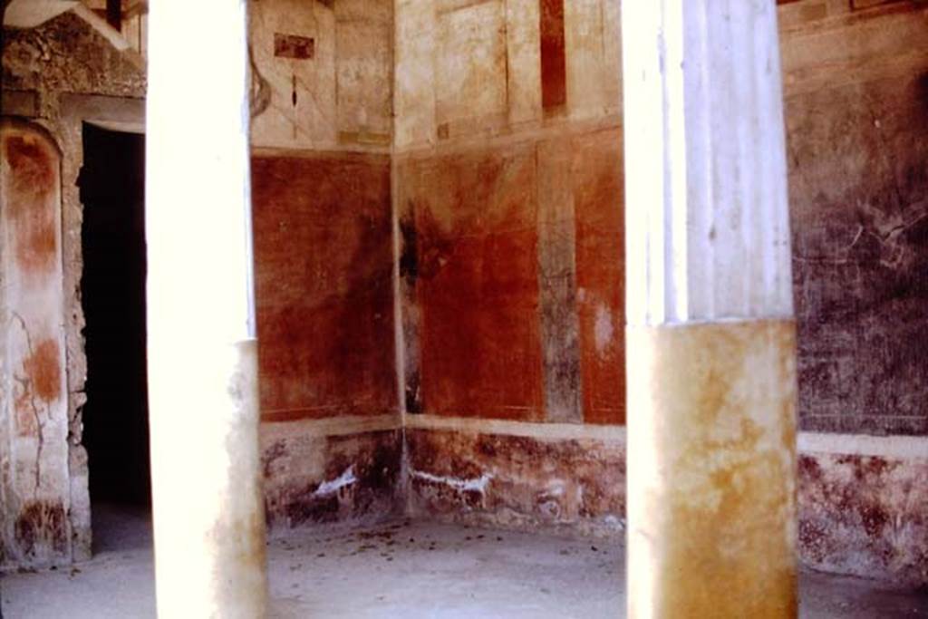 I.6.15 Pompeii. 1968. Room 4, north-east corner of atrium.  Photo by Stanley A. Jashemski.
Source: The Wilhelmina and Stanley A. Jashemski archive in the University of Maryland Library, Special Collections (See collection page) and made available under the Creative Commons Attribution-Non Commercial License v.4. See Licence and use details.
J68f0518
