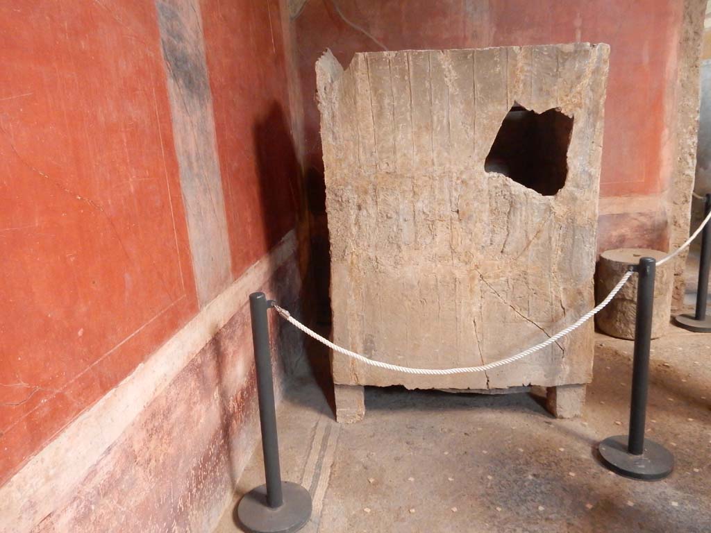 I.6.15 Pompeii. June 2019. Room 4, looking south in south-east corner of atrium, and doorway to room 13, on right. 
Photo courtesy of Buzz Ferebee.