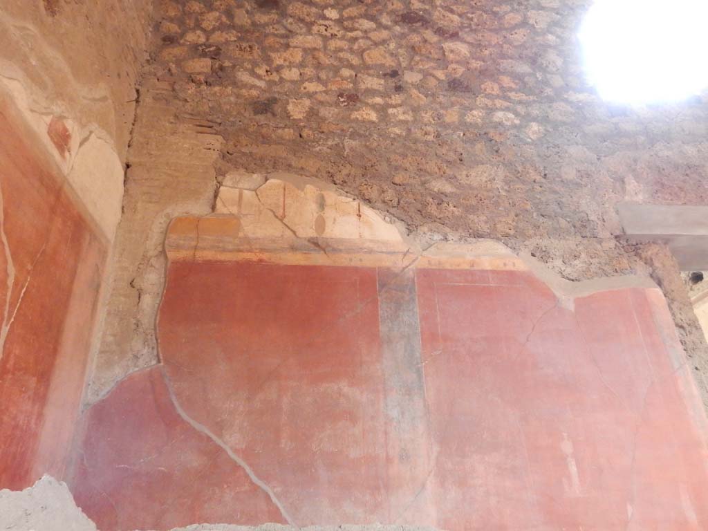 I.6.15 Pompeii. June 2019. Room 4, atrium, upper south wall in south-east corner. 
Photo courtesy of Buzz Ferebee.