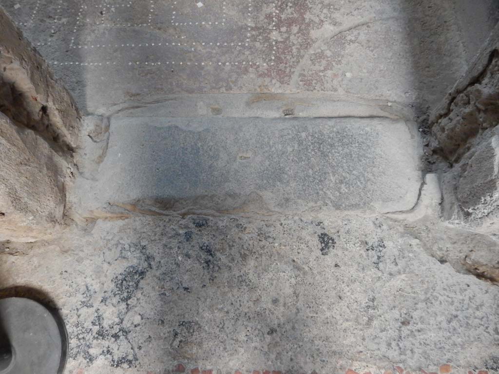 I.6.15 Pompeii. June 2019. Room 13, cubiculum, looking south across doorway threshold, from atrium. 
Photo courtesy of Buzz Ferebee.