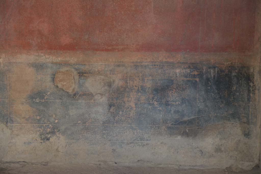 I.6.15 Pompeii. March 2019. Room 13, black zoccolo below red side panel at west end of south wall.        
Foto Annette Haug, ERC Grant 681269 DÉCOR