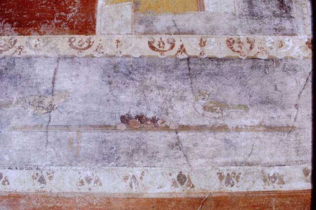 I.6.15 Pompeii. 1968. Room 13, frieze at north end of west wall showing two birds with fruit. Photo by Stanley A. Jashemski.
Source: The Wilhelmina and Stanley A. Jashemski archive in the University of Maryland Library, Special Collections (See collection page) and made available under the Creative Commons Attribution-Non Commercial License v.4. See Licence and use details.
J68f0516