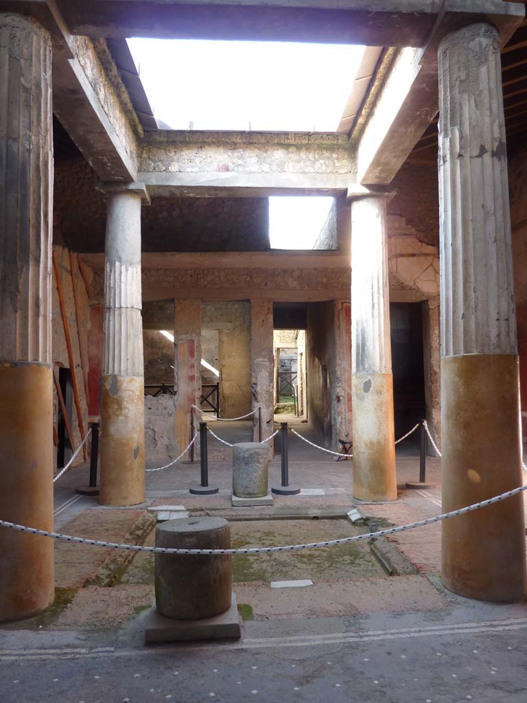 I.6.15 Pompeii. October 2014. Room 4, looking north across impluvium in atrium. 
Foto Annette Haug, ERC Grant 681269 DÉCOR