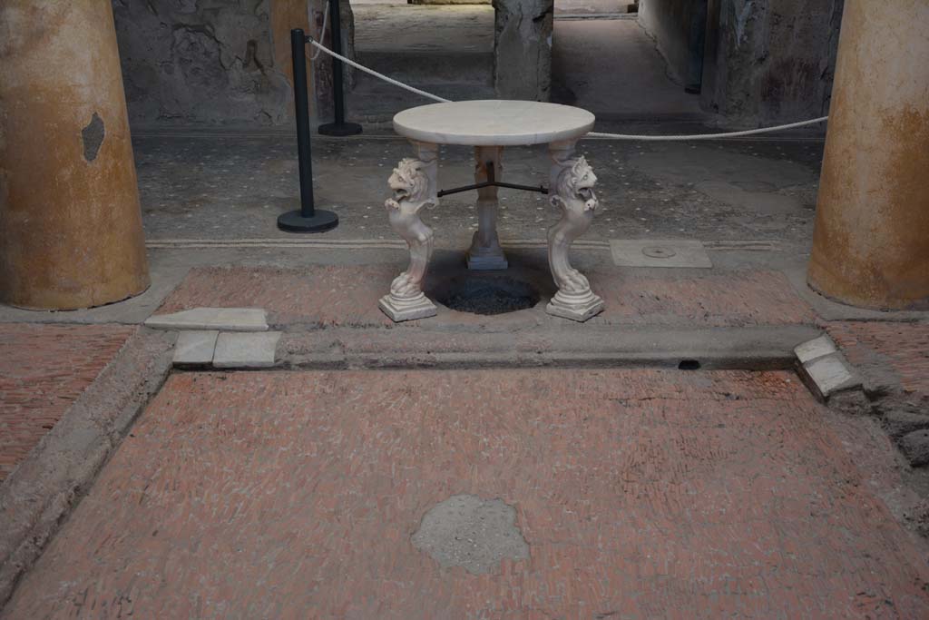 I.6.15 Pompeii. October 2019. Room 4, looking north across impluvium towards marble table.        
Foto Annette Haug, ERC Grant 681269 DÉCOR