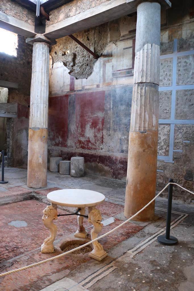 I.6.15 Pompeii. December 2018. 
Room 4, looking south-west across impluvium in atrium. Photo courtesy of Aude Durand.