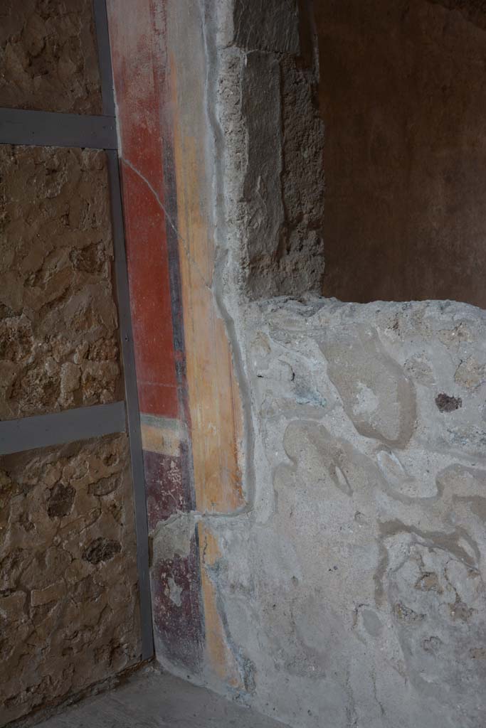 I.6.15 Pompeii. March 2019. 
Room 4, atrium, detail of painted wall in north-west corner on west side of window into room 6, tablinum.
Foto Annette Haug, ERC Grant 681269 DÉCOR