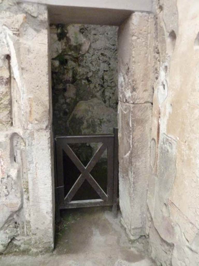 I.6.15 Pompeii. September 2015. Room 8, doorway to storeroom.