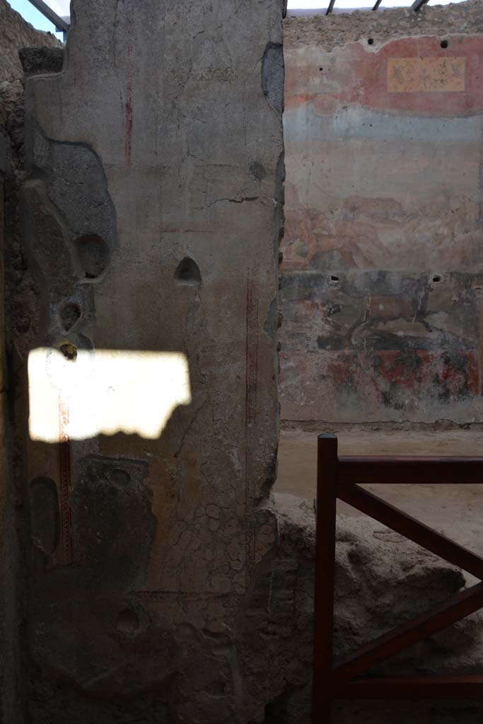 I.6.15 Pompeii. March 2019. 
Looking north to small wall on east side of doorway to room 8, on left.   
Foto Annette Haug, ERC Grant 681269 DÉCOR