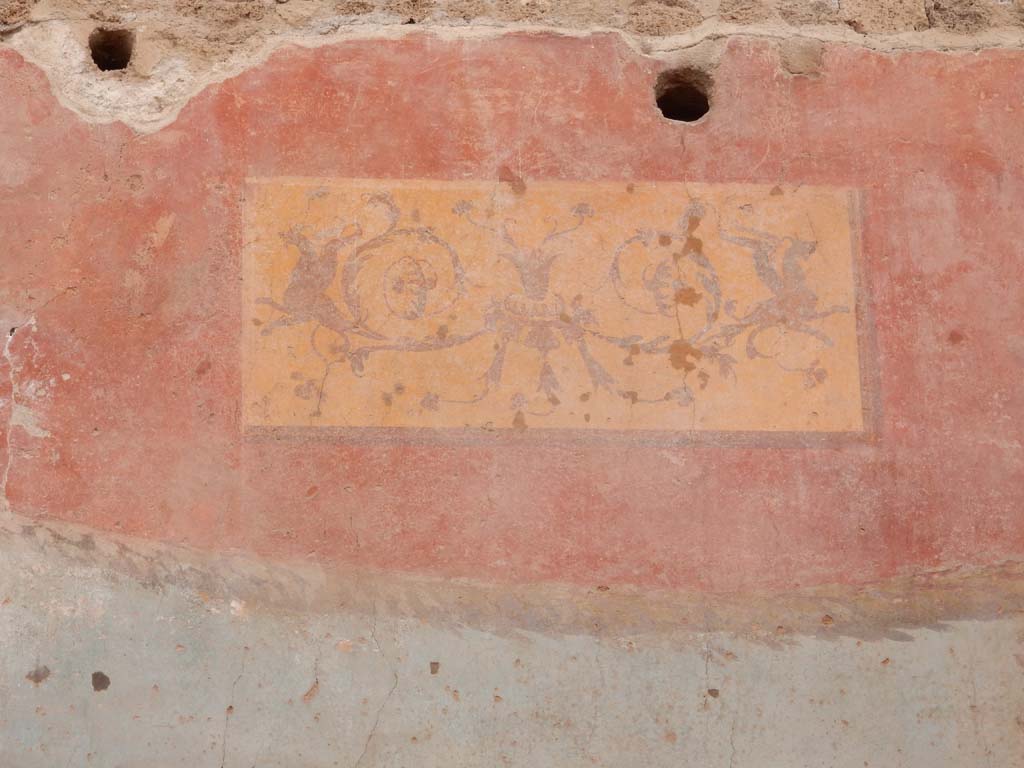I.6.15 Pompeii. June 2019. Room 9, east of centre of upper north wall of small garden. 
Photo courtesy of Buzz Ferebee.