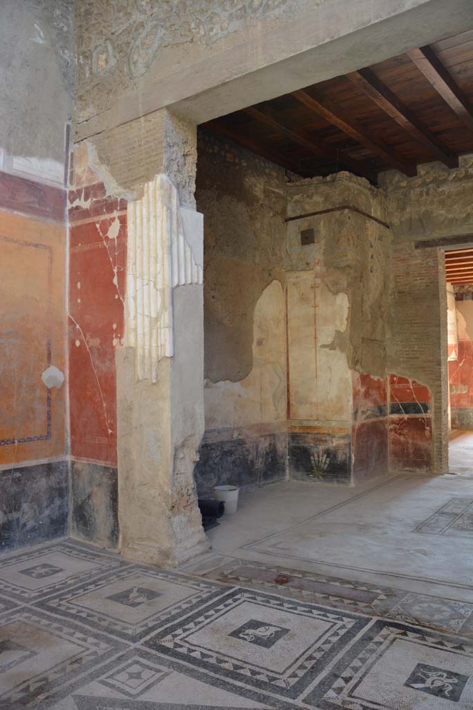 I.7.1 Pompeii. October 2019. 
Looking south-east from atrium towards east wall of tablinum, with recess.
Foto Annette Haug, ERC Grant 681269 DÉCOR.