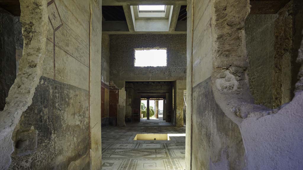I.7.1 Pompeii. August 2021. 
Looking south into atrium from entrance corridor with painted decoration. Photo courtesy of Robert Hanson.